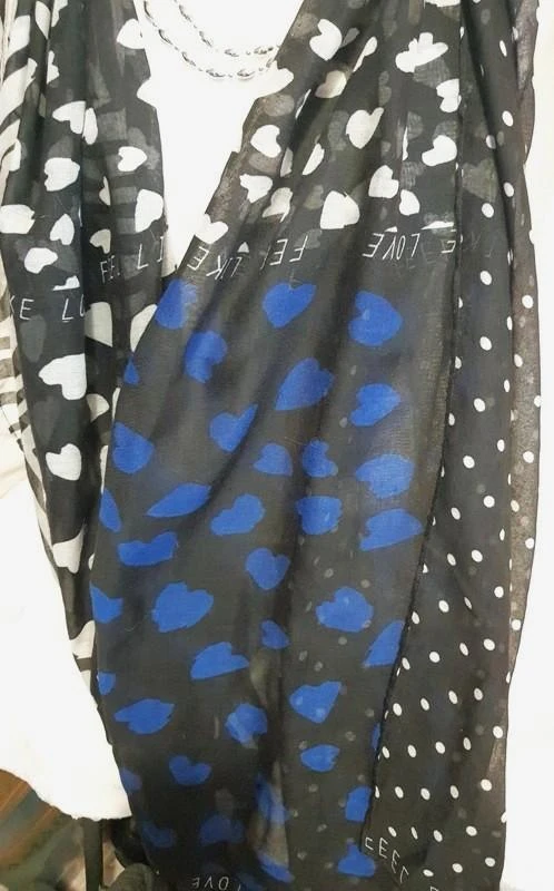 Foulard noir imprimé cœurs et pois – photo 2